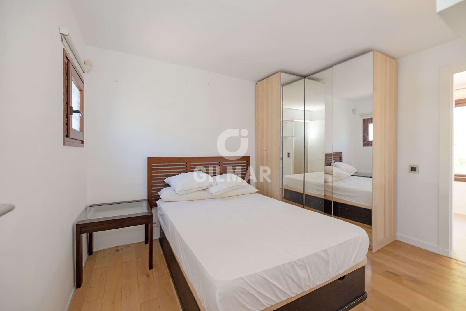 Pareado de 3 habitaciones en Golden Mile en venta con piscina - 550.000 € (Ref: 9228044)