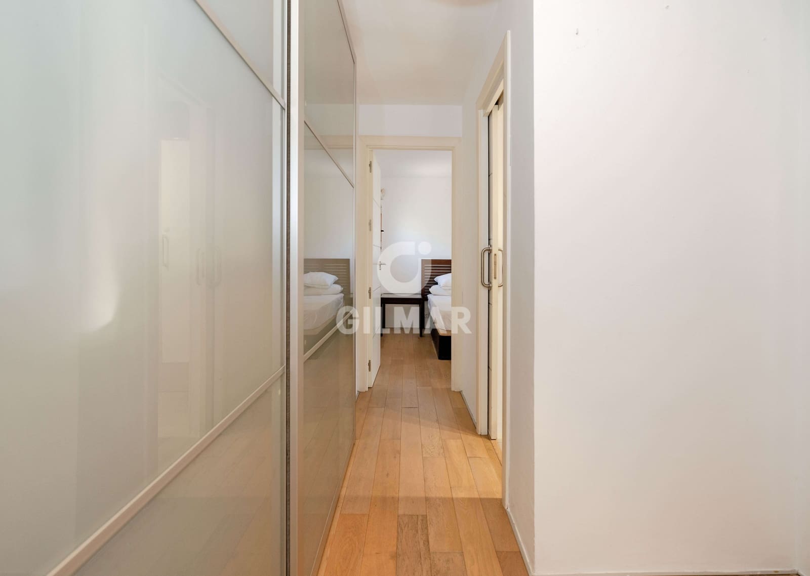 Pareado de 3 habitaciones en Golden Mile en venta con piscina - 550.000 € (Ref: 9228044)