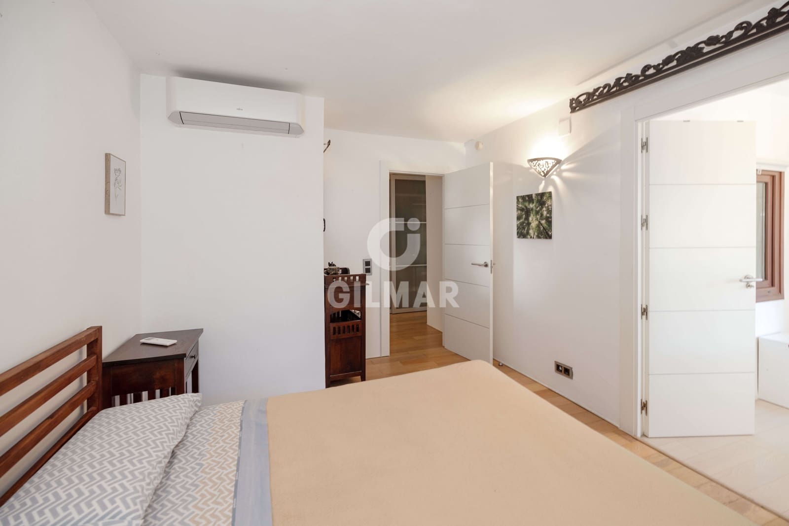 Pareado de 3 habitaciones en Golden Mile en venta con piscina - 550.000 € (Ref: 9228044)