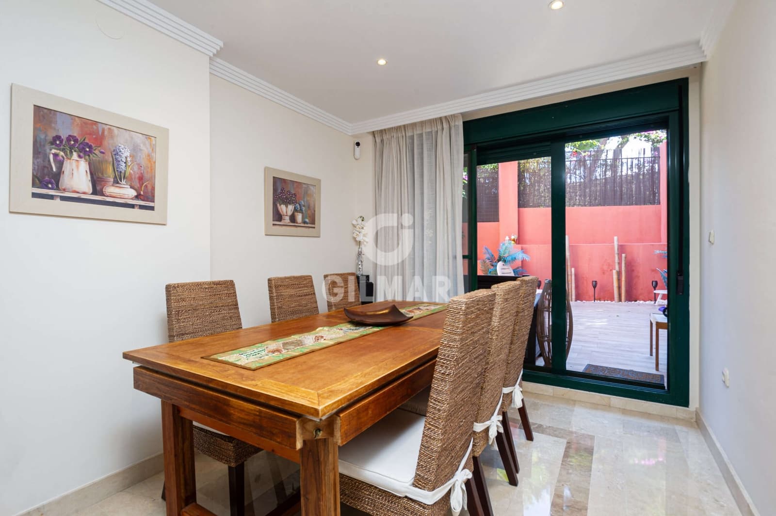 2 soveværelse Lejlighed til salg i Marbesa med swimmingpool garage - € 422.000 (Ref: 9228045)