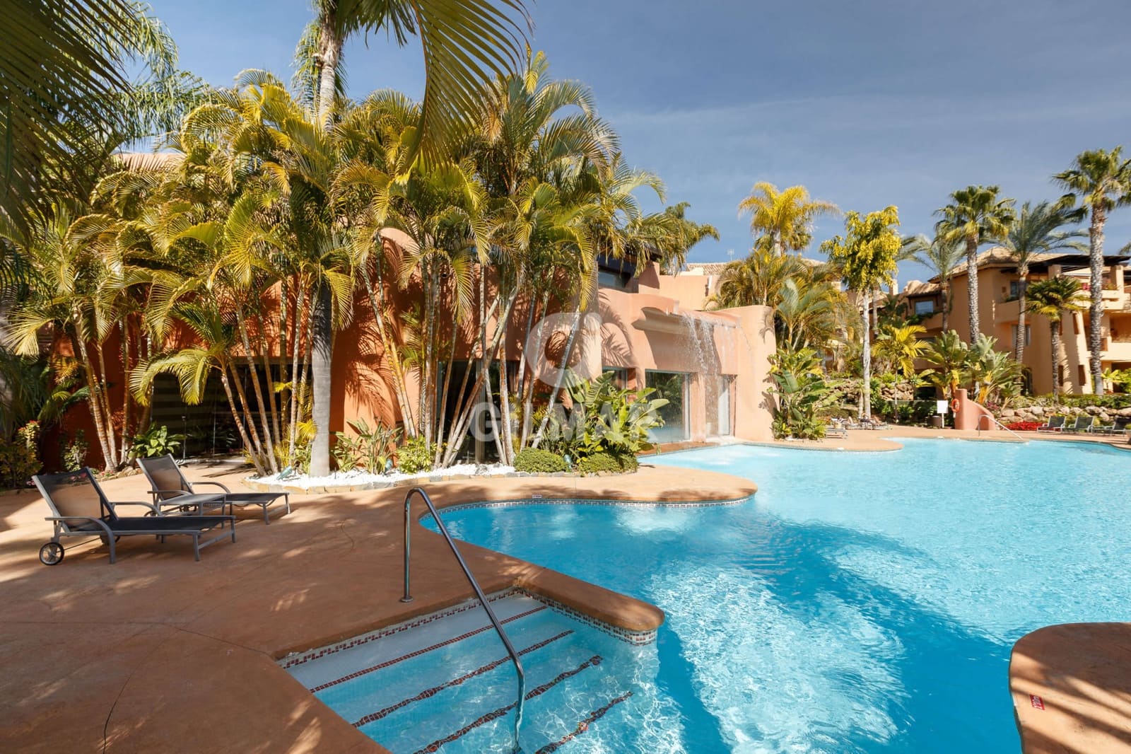 Piso de 3 habitaciones en Golden Mile en venta con piscina garaje - 1.650.000 € (Ref: 9228046)