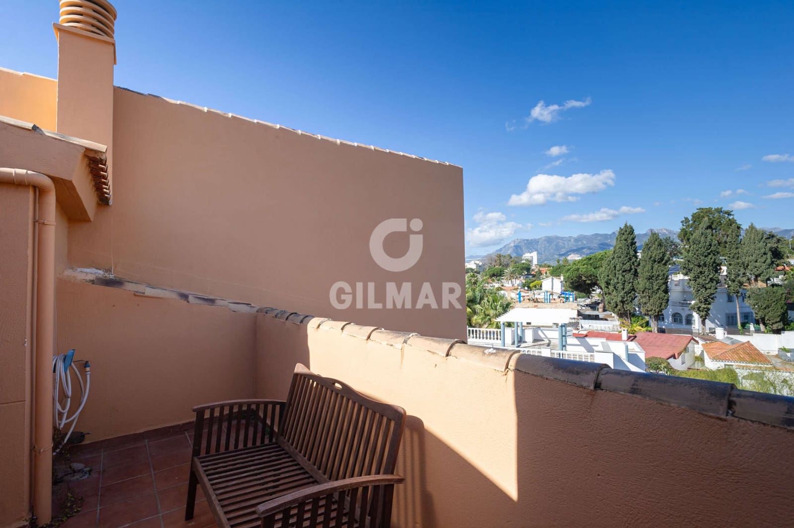 3 sypialnia Penthouse na sprzedaż w Costabella z basenem garażem - 440 000 € (Ref: 9228047)