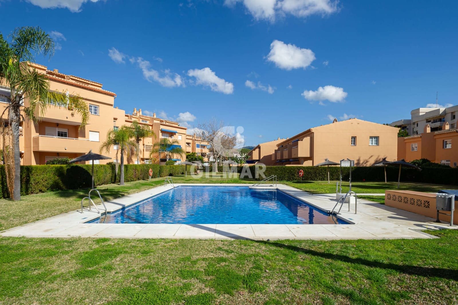 3 sypialnia Penthouse na sprzedaż w Costabella z basenem garażem - 440 000 € (Ref: 9228047)