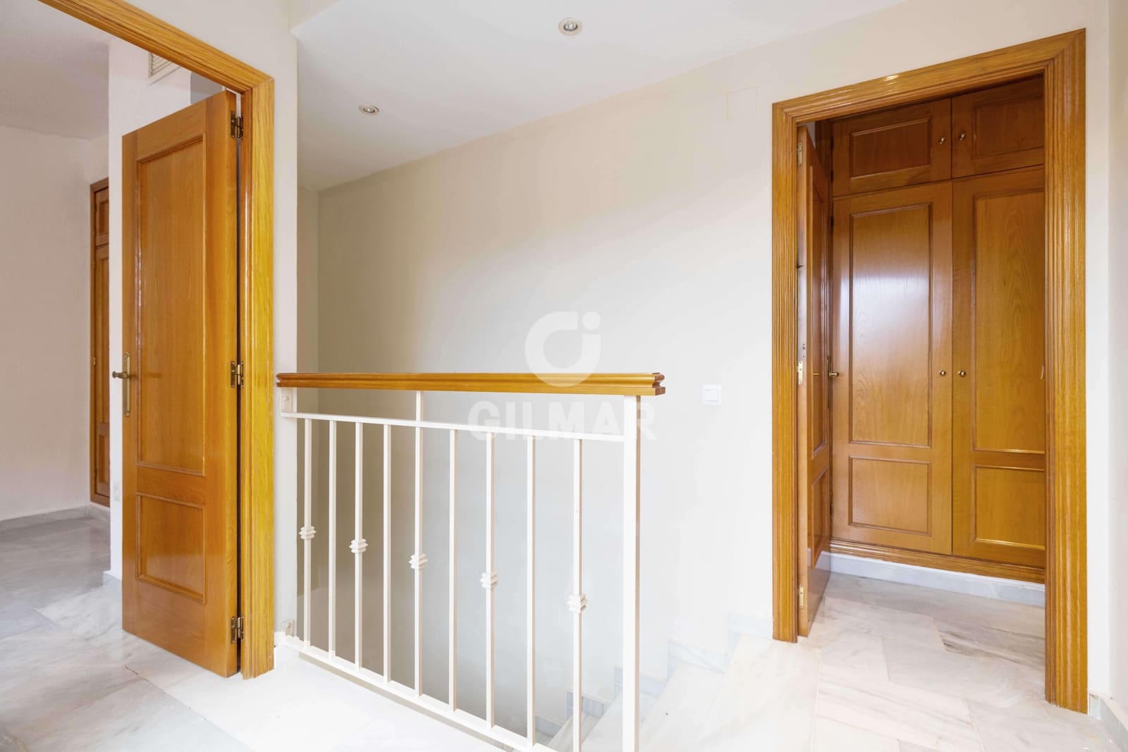 3 sypialnia Penthouse na sprzedaż w Costabella z basenem garażem - 440 000 € (Ref: 9228047)