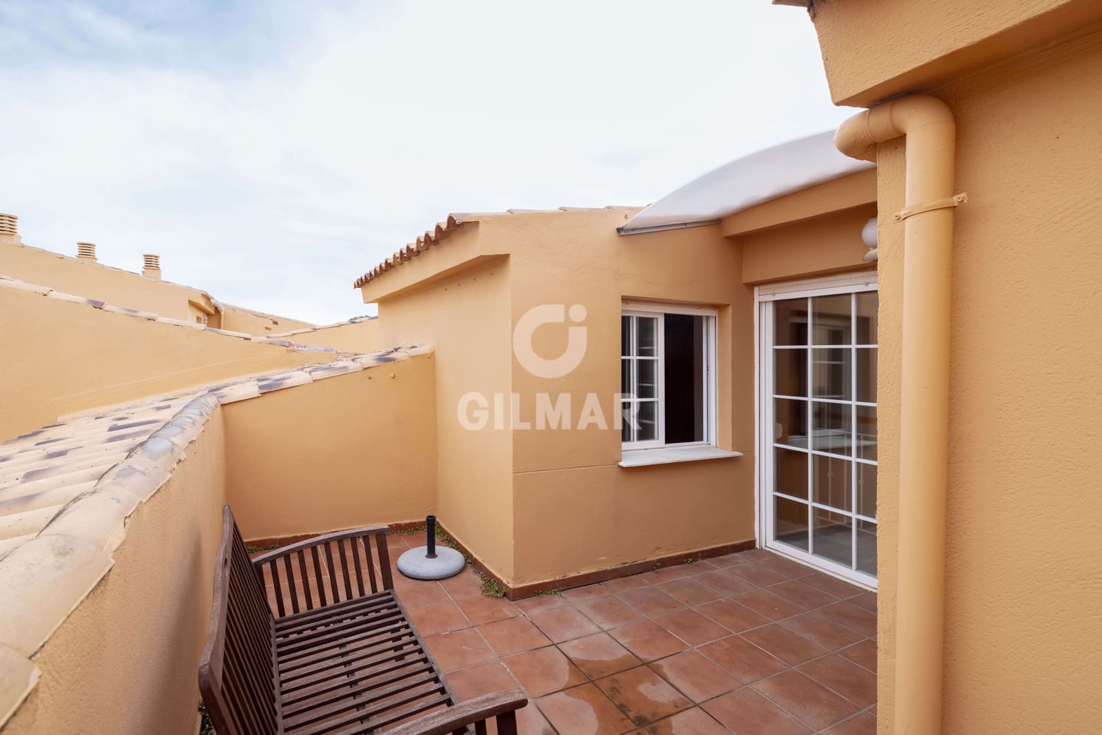 3 sypialnia Penthouse na sprzedaż w Costabella z basenem garażem - 440 000 € (Ref: 9228047)