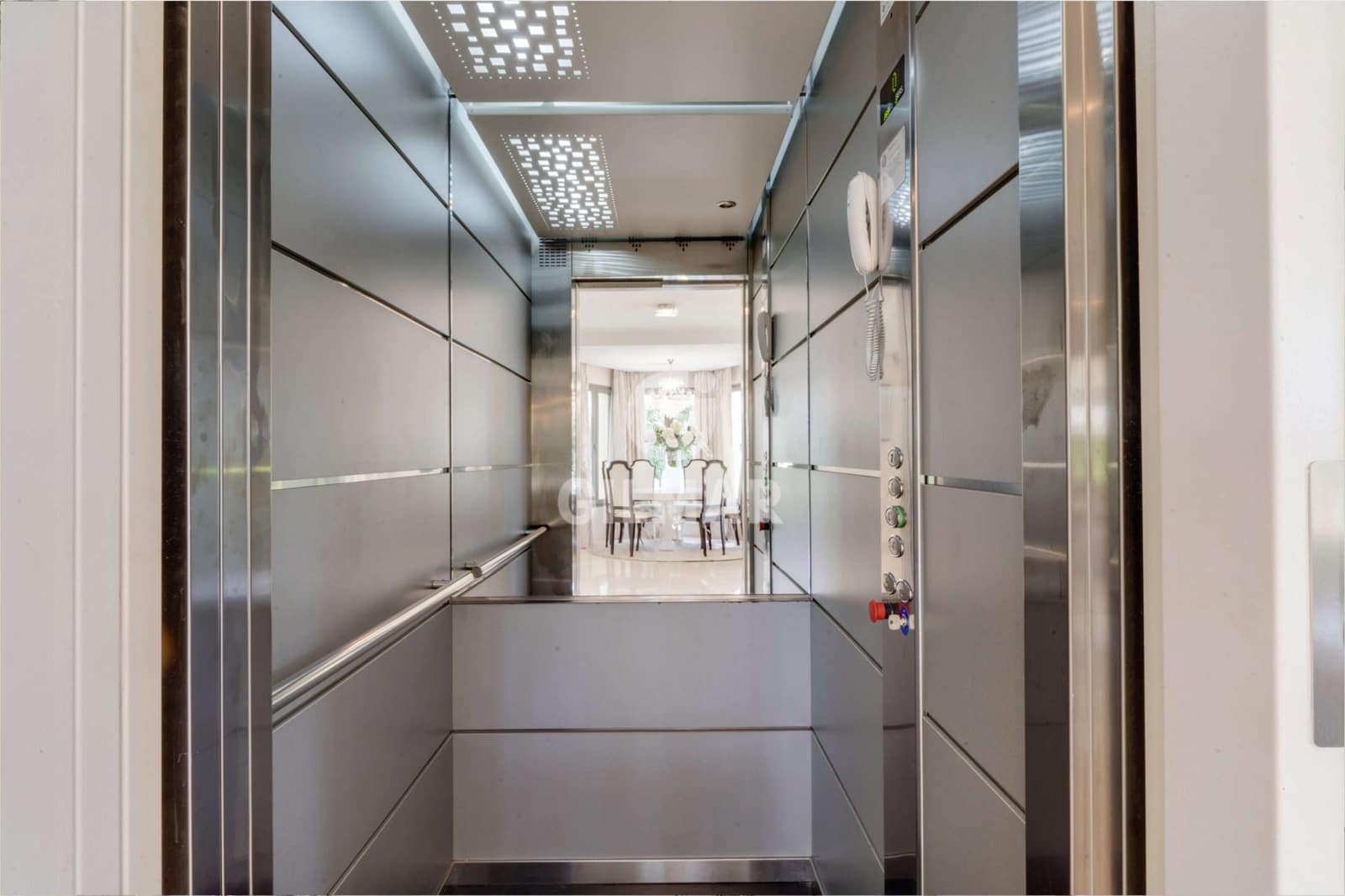 5 soveværelse Villa til salg i Marbella med swimmingpool garage - € 4.250.000 (Ref: 9228048)