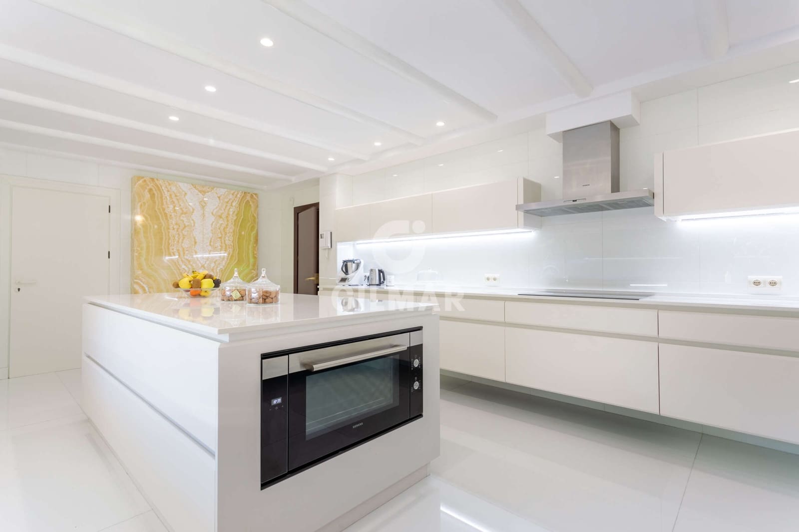 6 soveværelse Villa til salg i Rio Real med swimmingpool garage - € 4.350.000 (Ref: 9229121)