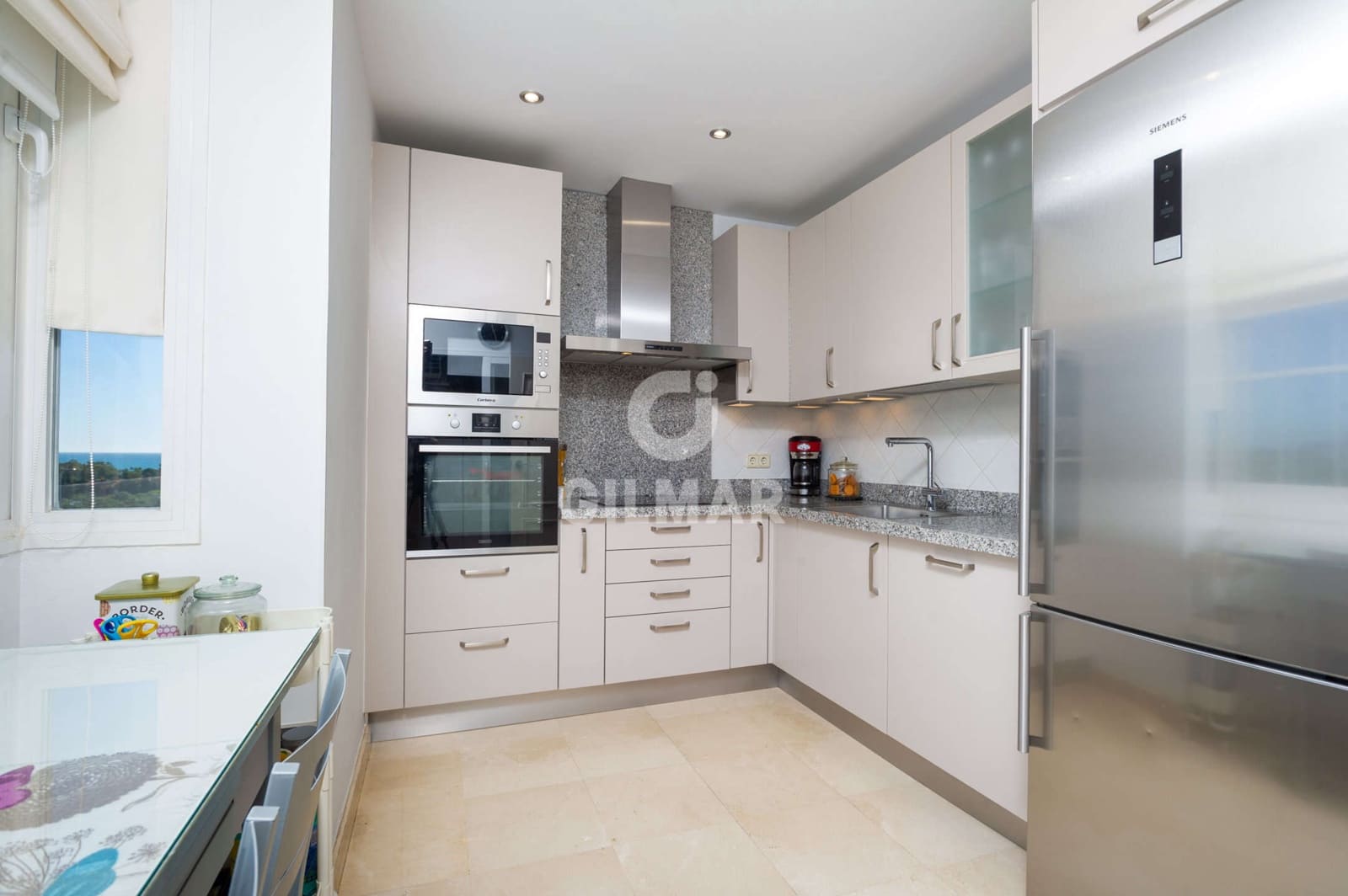 2 sypialnia Mieszkanie na sprzedaż w Rio Real z basenem garażem - 750 000 € (Ref: 9229123)