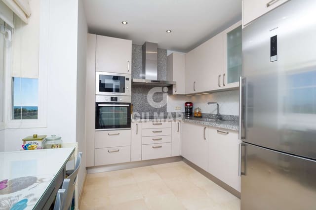 2 soveværelse Lejlighed til salg i Río Real, Marbella med swimmingpool garage - € 750.000 (Ref: 9229123)