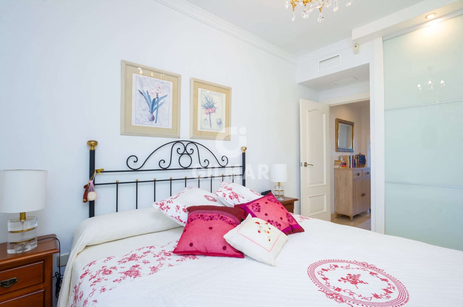 2 sypialnia Mieszkanie na sprzedaż w Rio Real z basenem garażem - 750 000 € (Ref: 9229123)