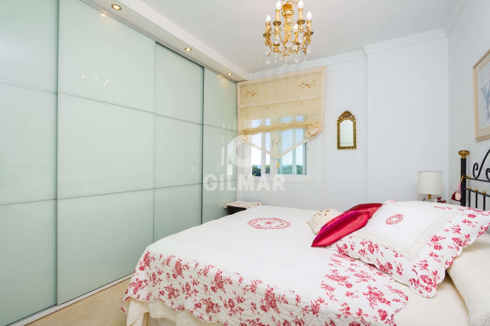 2 sypialnia Mieszkanie na sprzedaż w Rio Real z basenem garażem - 750 000 € (Ref: 9229123)