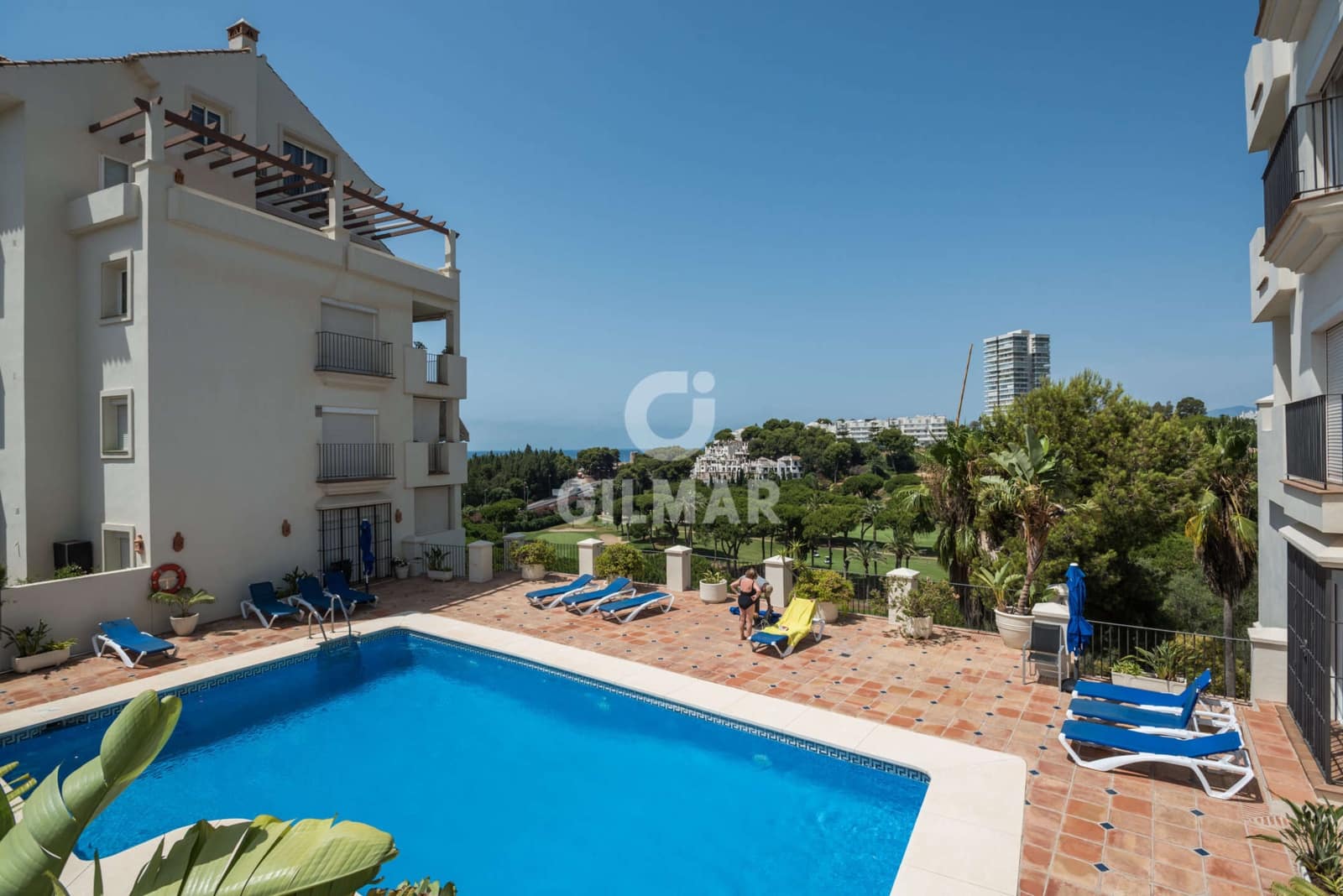 2 sypialnia Mieszkanie na sprzedaż w Rio Real z basenem garażem - 750 000 € (Ref: 9229123)