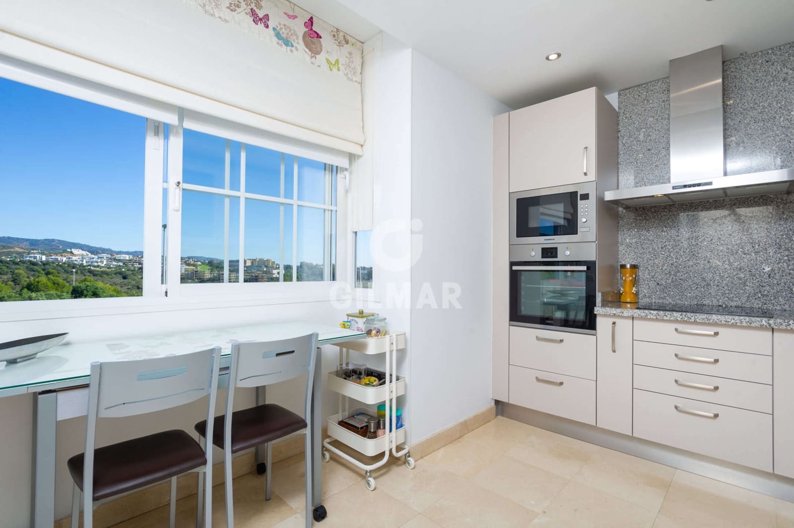 2 sypialnia Mieszkanie na sprzedaż w Rio Real z basenem garażem - 750 000 € (Ref: 9229123)