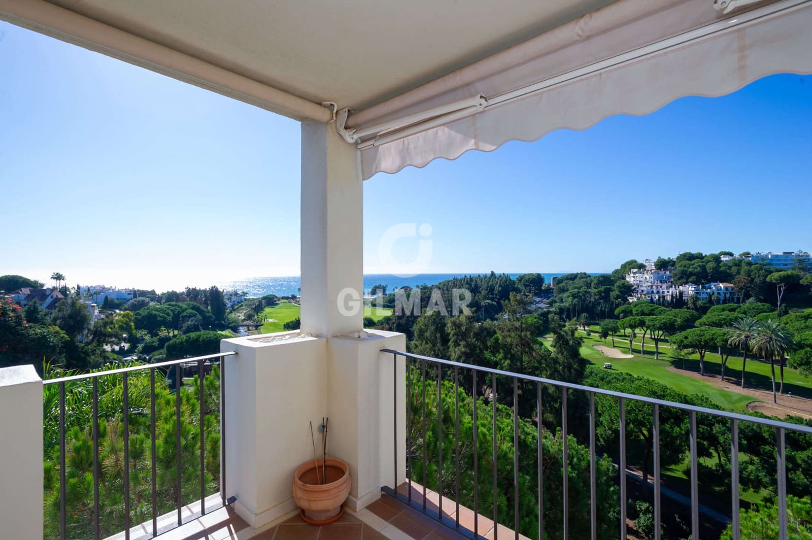 2 sypialnia Mieszkanie na sprzedaż w Rio Real z basenem garażem - 750 000 € (Ref: 9229123)