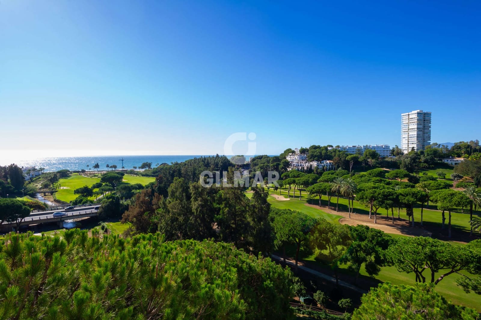 2 sypialnia Mieszkanie na sprzedaż w Rio Real z basenem garażem - 750 000 € (Ref: 9229123)