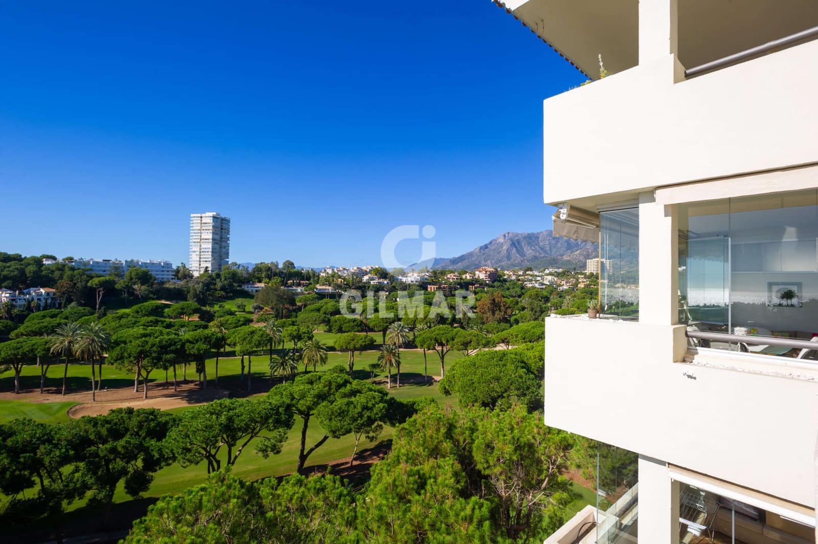 2 sypialnia Mieszkanie na sprzedaż w Rio Real z basenem garażem - 750 000 € (Ref: 9229123)