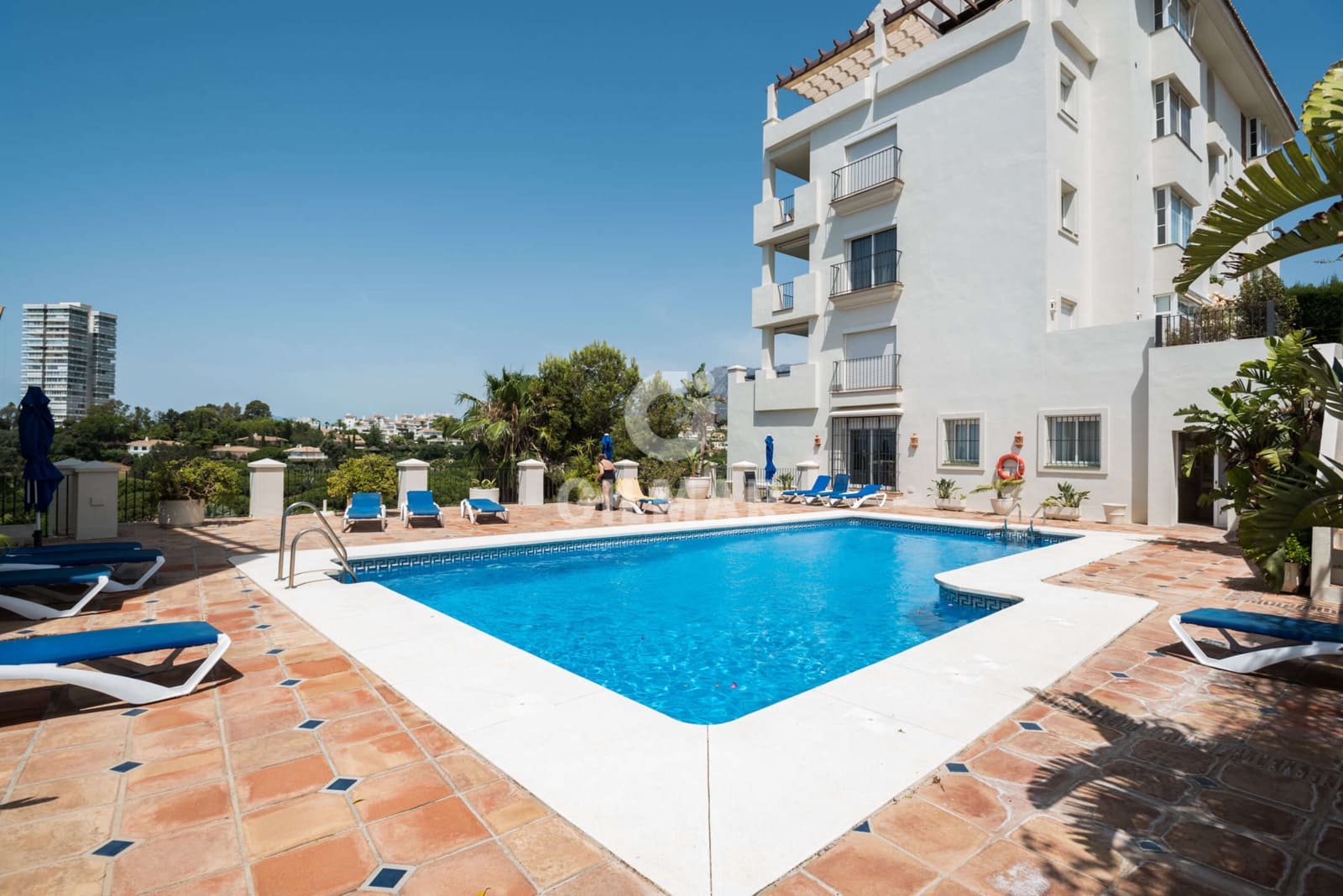 2 sypialnia Mieszkanie na sprzedaż w Rio Real z basenem garażem - 750 000 € (Ref: 9229123)