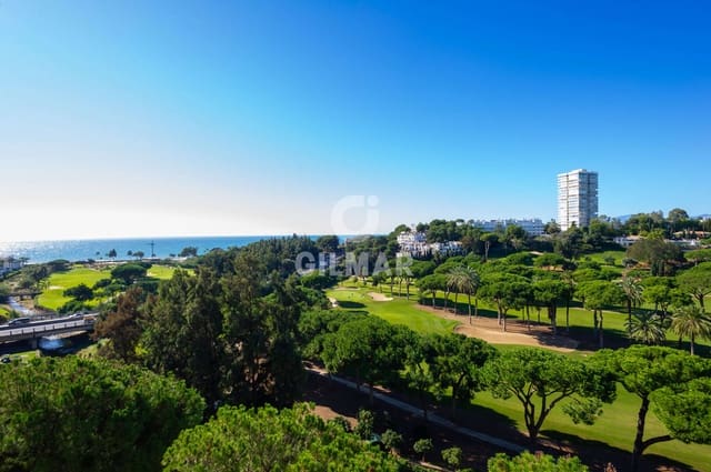 2 soveværelse Lejlighed til salg i Río Real, Marbella med swimmingpool garage - € 750.000 (Ref: 9229123)