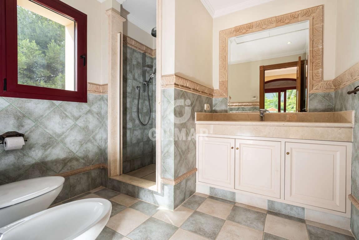 Chalet de 5 habitaciones en Marbella en venta con piscina garaje - 4.900.000 € (Ref: 9229129)