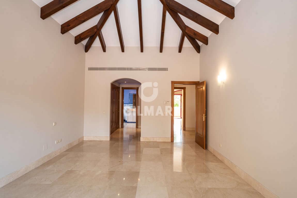 Chalet de 5 habitaciones en Marbella en venta con piscina garaje - 4.900.000 € (Ref: 9229129)