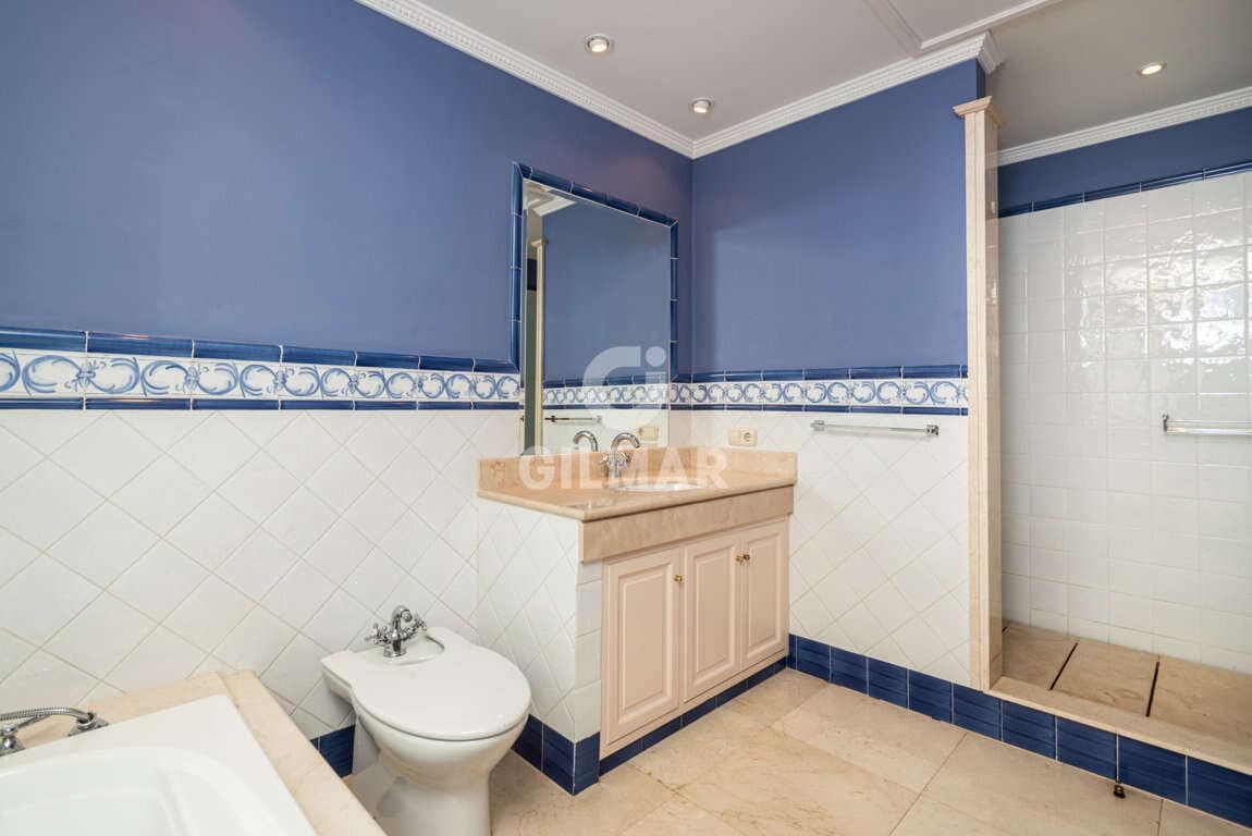 Chalet de 5 habitaciones en Marbella en venta con piscina garaje - 4.900.000 € (Ref: 9229129)