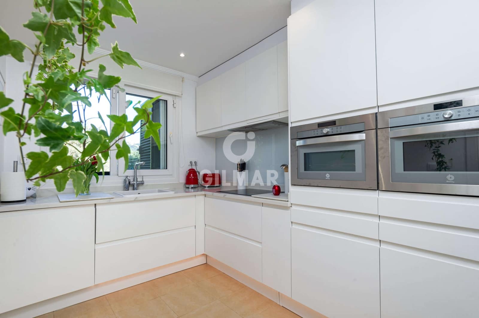 5 soverom Rekkehus til salgs i Marbella med svømmebasseng garasje - € 1 250 000 (Ref: 9229130)