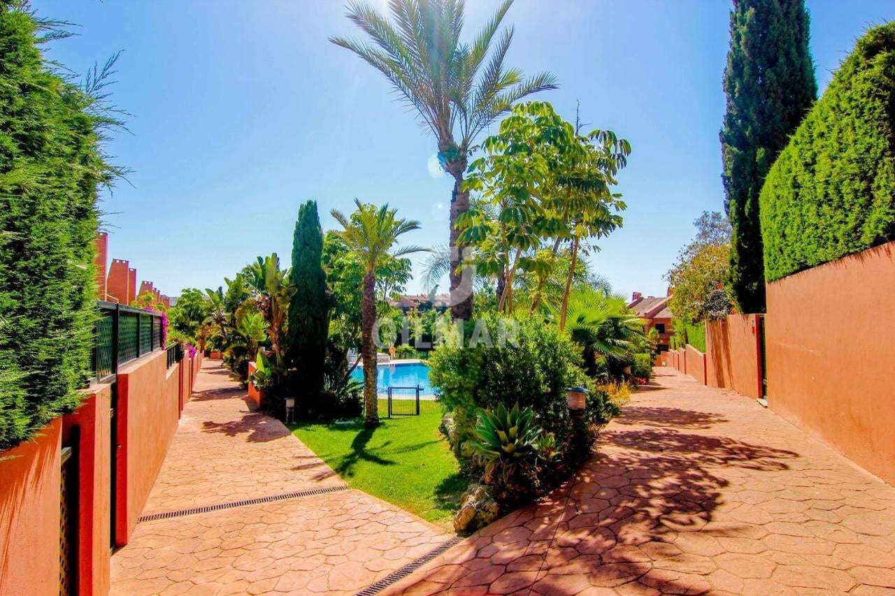 5 soverom Rekkehus til salgs i Marbella med svømmebasseng garasje - € 1 250 000 (Ref: 9229130)