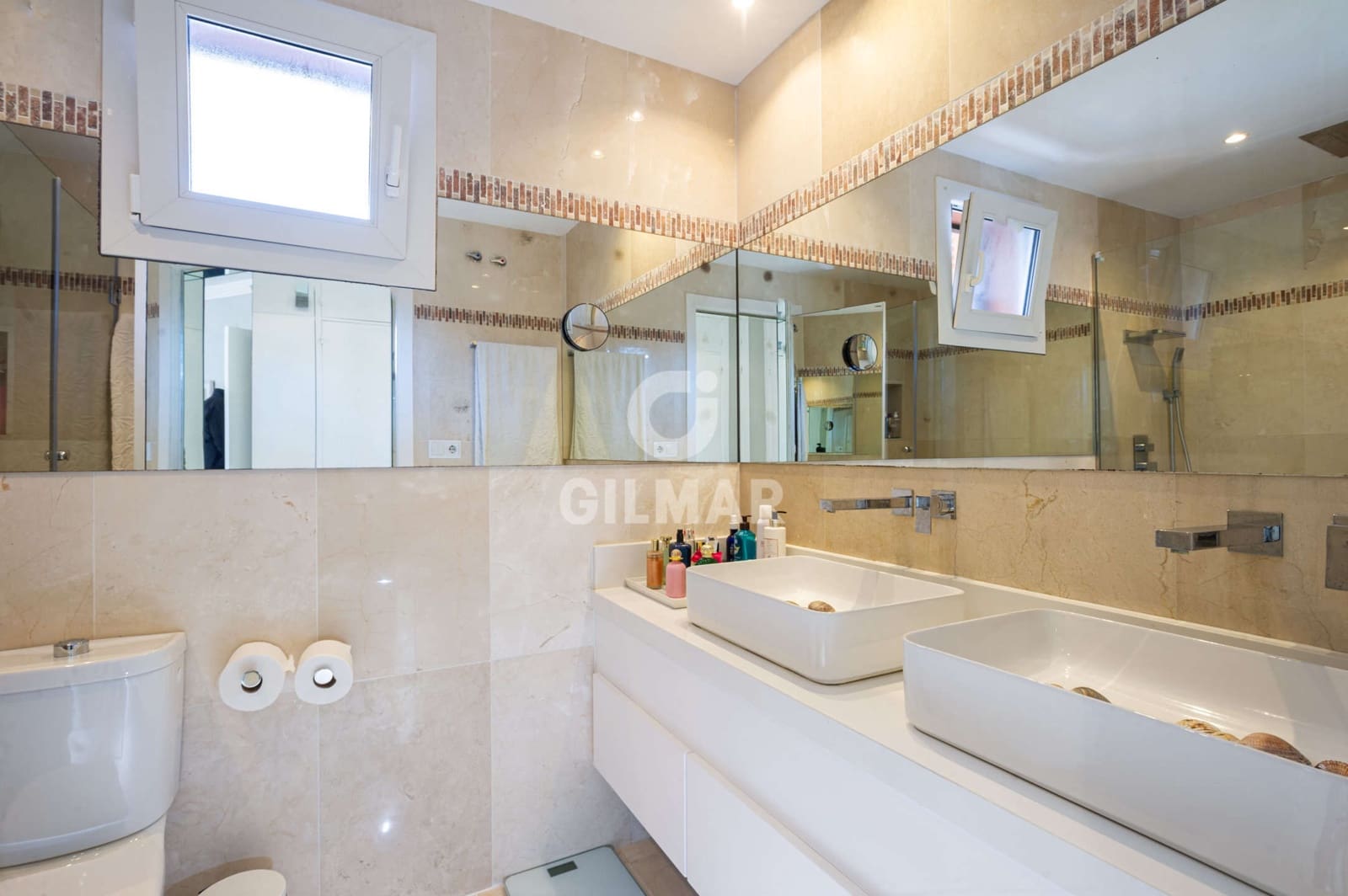 5 soverom Rekkehus til salgs i Marbella med svømmebasseng garasje - € 1 250 000 (Ref: 9229130)