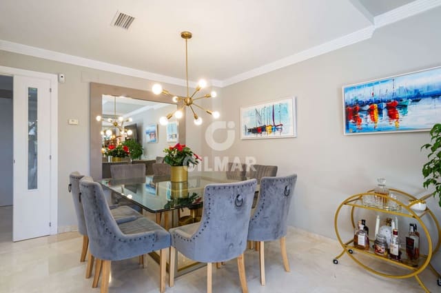 5 sovrum Radhus till salu i Bahía de Marbella, Marbella med pool garage - 1 250 000 € (Ref: 9229130)