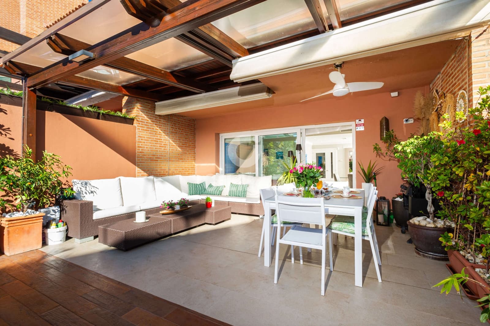 5 soverom Rekkehus til salgs i Marbella med svømmebasseng garasje - € 1 250 000 (Ref: 9229130)