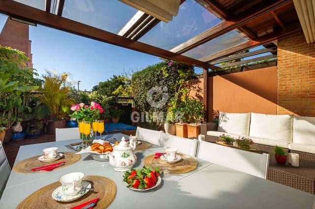 5 sovrum Radhus till salu i Bahía de Marbella, Marbella med pool garage - 1 250 000 € (Ref: 9229130)