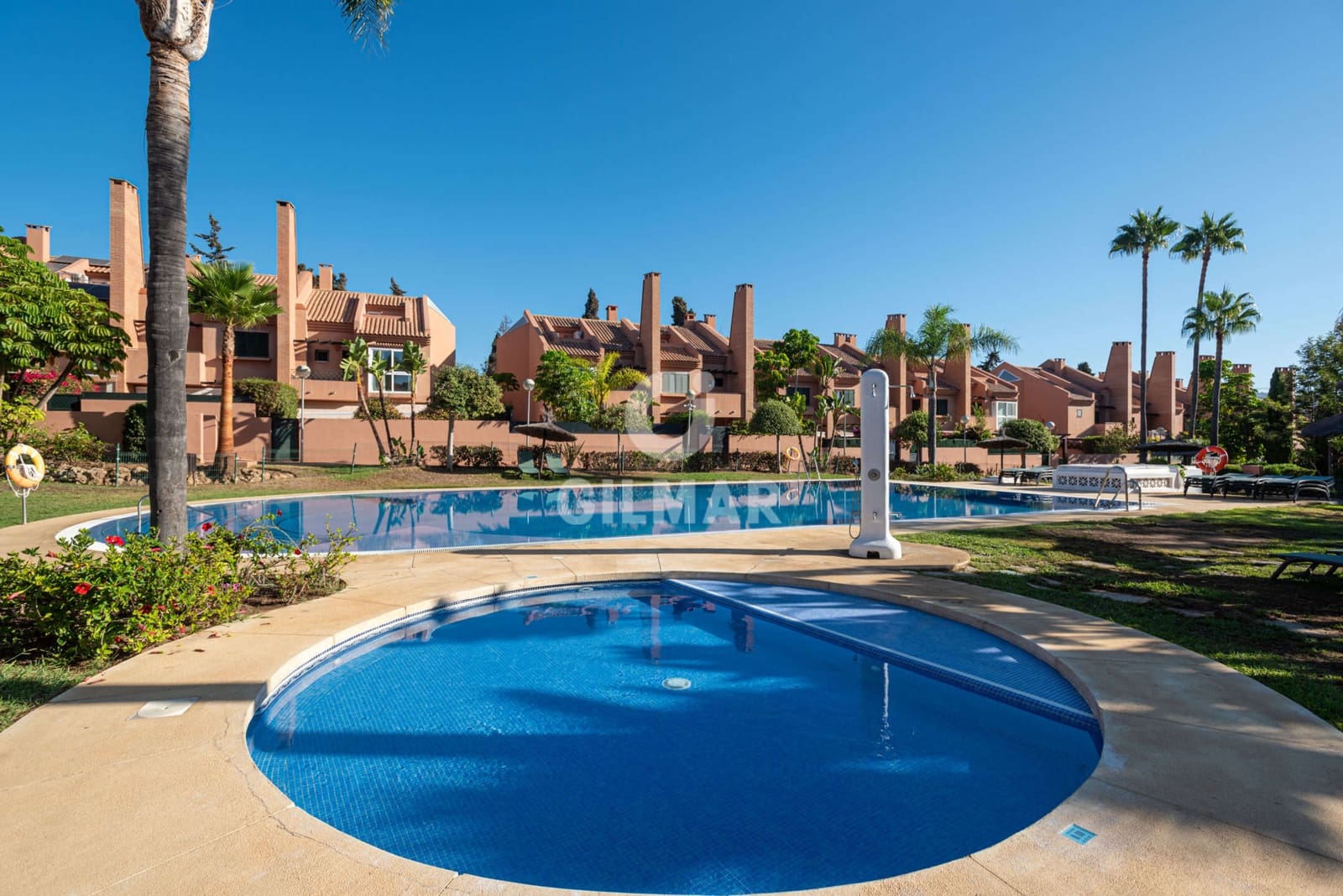 5 soverom Rekkehus til salgs i Marbella med svømmebasseng garasje - € 1 250 000 (Ref: 9229130)