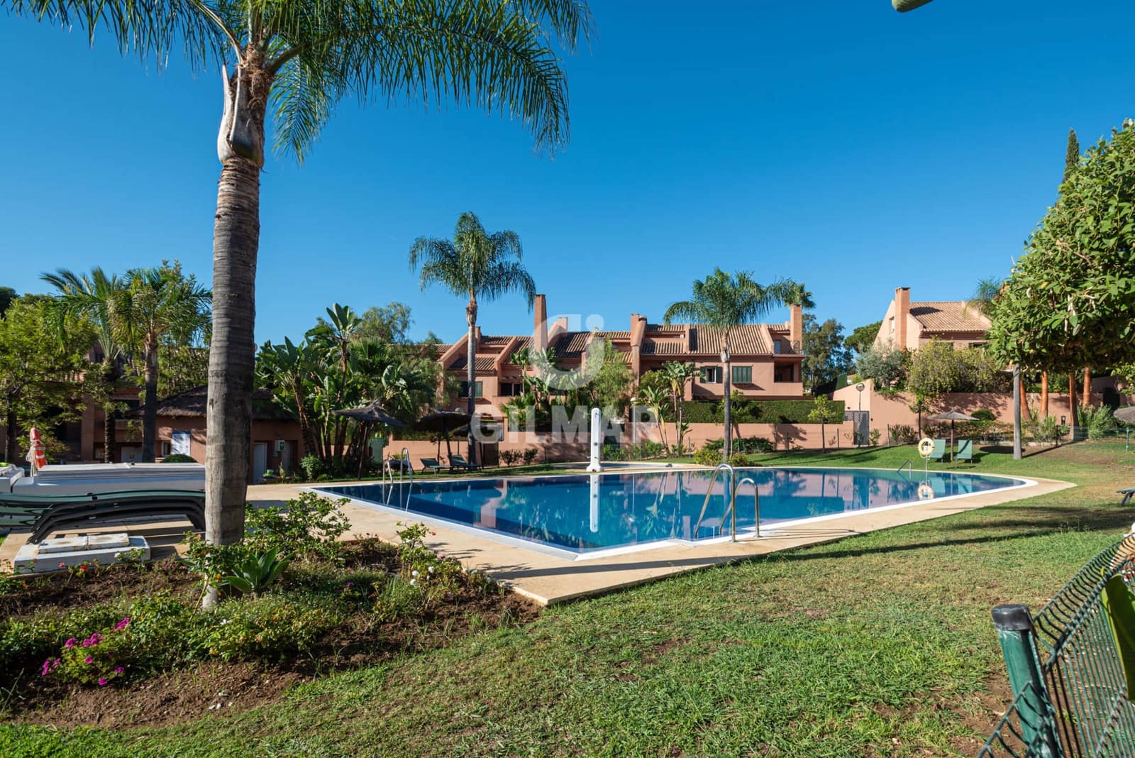 5 soverom Rekkehus til salgs i Marbella med svømmebasseng garasje - € 1 250 000 (Ref: 9229130)