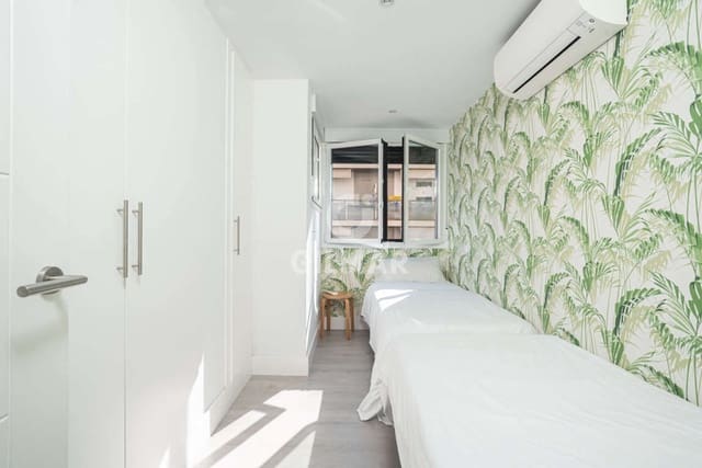 4 bedroom Flat for sale in Marbella with pool garage - € 1,000,000 (Ref: 9229133)