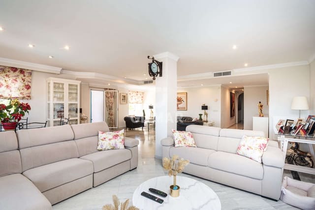 5 makuuhuone Kattohuoneisto myytävänä paikassa La Carolina - Guadalpín, Marbella mukana uima-altaan 
autotalli - 2 350 000 € (Ref: 9229135)