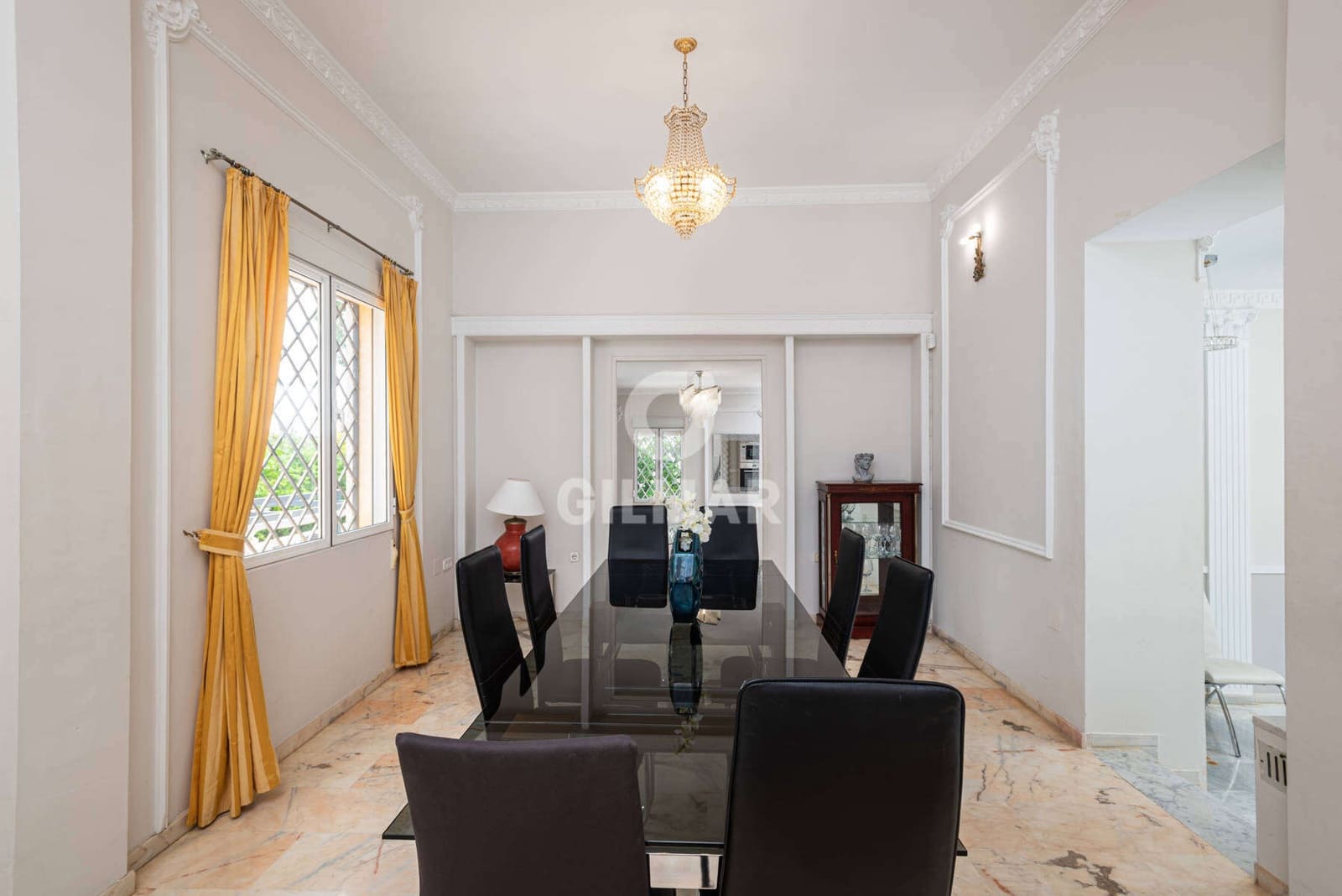 10 soveværelse Villa til salg i Marbella med swimmingpool garage - € 2.000.000 (Ref: 9229141)