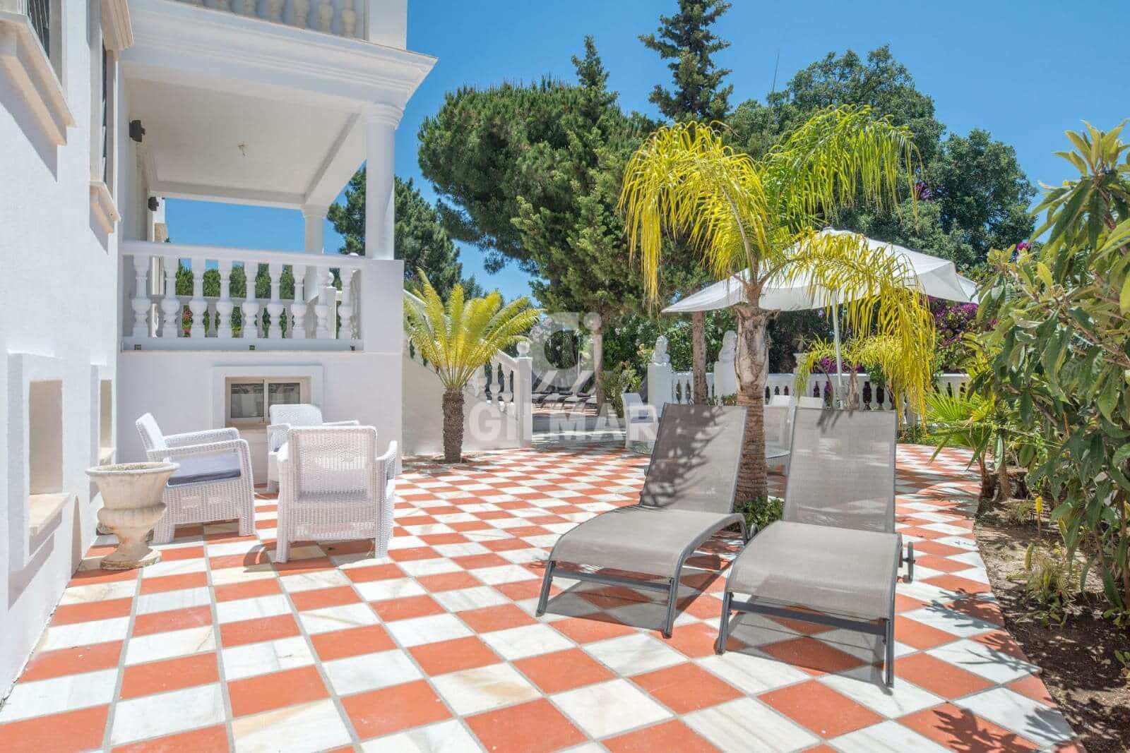10 soveværelse Villa til salg i Marbella med swimmingpool garage - € 2.000.000 (Ref: 9229141)