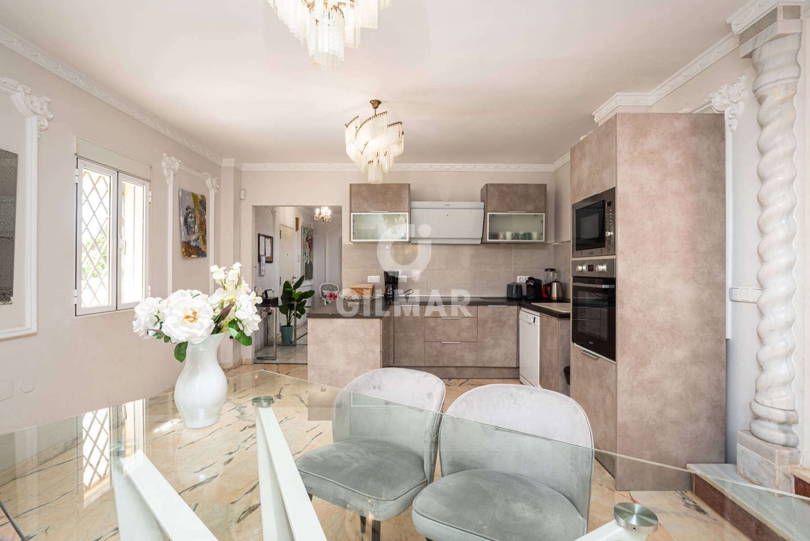 10 soveværelse Villa til salg i Marbella med swimmingpool garage - € 2.000.000 (Ref: 9229141)