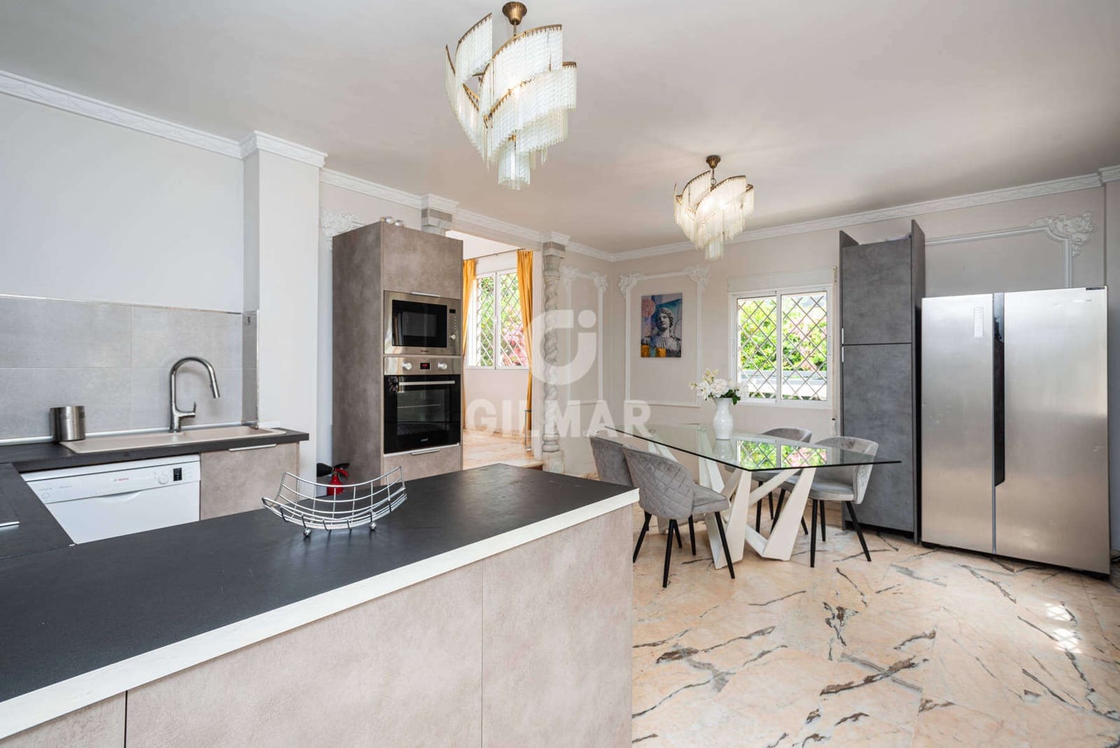 10 soveværelse Villa til salg i Marbella med swimmingpool garage - € 2.000.000 (Ref: 9229141)