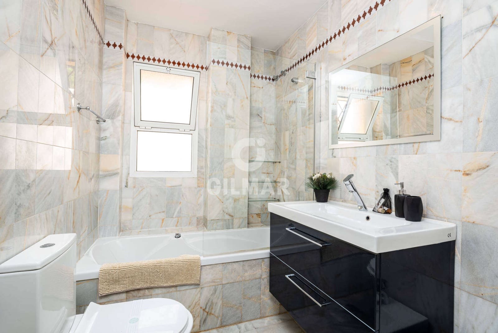 10 soveværelse Villa til salg i Marbella med swimmingpool garage - € 2.000.000 (Ref: 9229141)