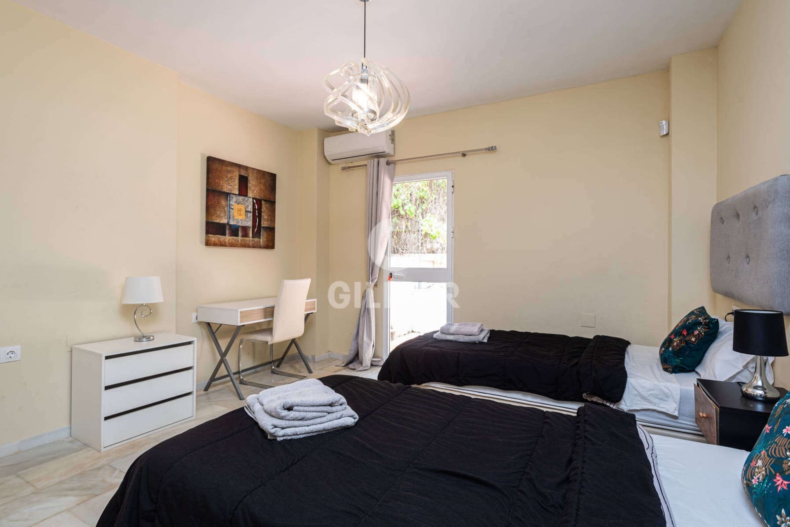 10 soveværelse Villa til salg i Marbella med swimmingpool garage - € 2.000.000 (Ref: 9229141)