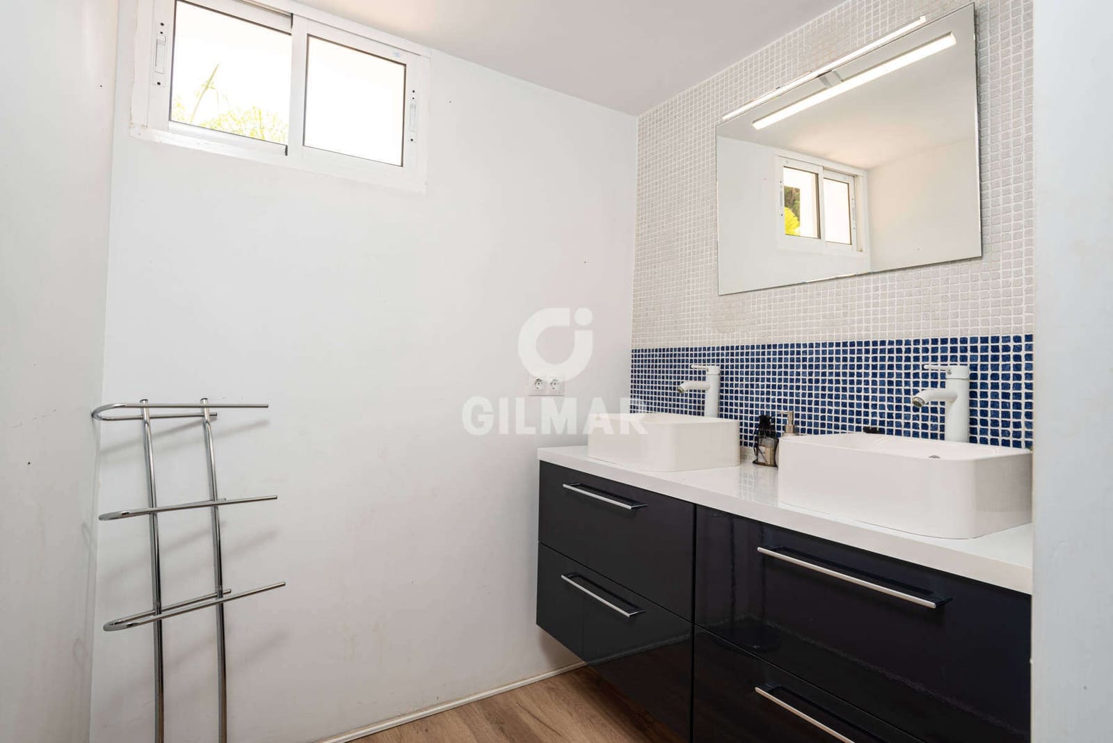 10 soveværelse Villa til salg i Marbella med swimmingpool garage - € 2.000.000 (Ref: 9229141)