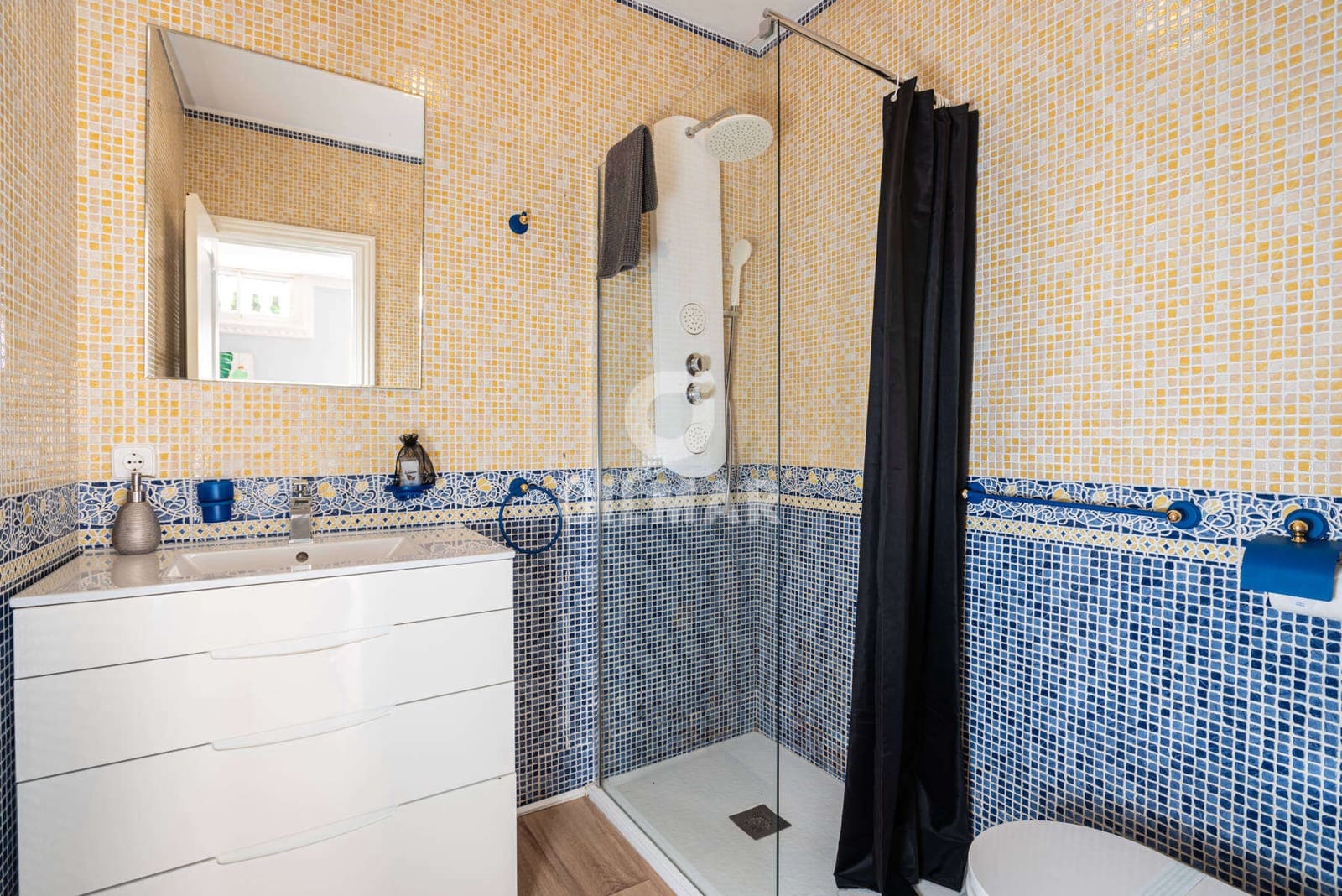 10 soveværelse Villa til salg i Marbella med swimmingpool garage - € 2.000.000 (Ref: 9229141)