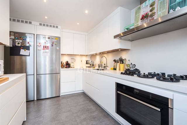 5 makuuhuone Rivitalo myytävänä paikassa Lomas De Marbella, Marbella mukana uima-altaan 
autotalli - 1 490 000 € (Ref: 9229142)