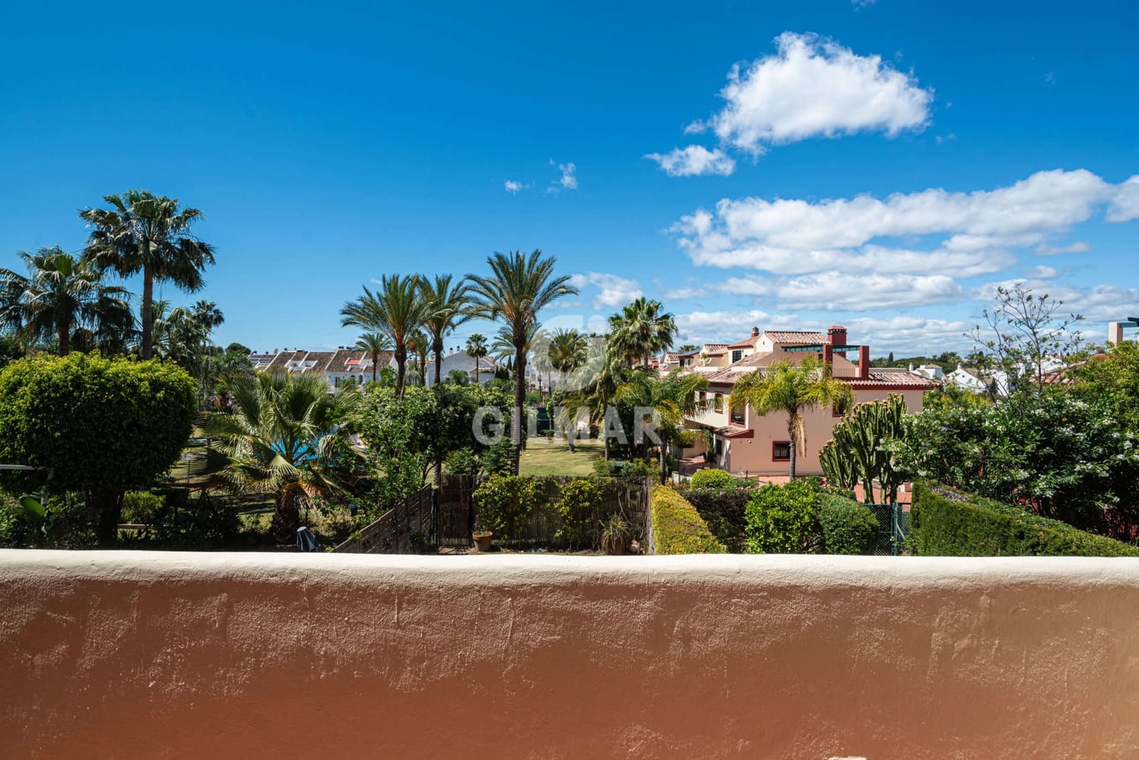 5 soveværelse Rækkehus til salg i Marbella med swimmingpool garage - € 1.490.000 (Ref: 9229142)