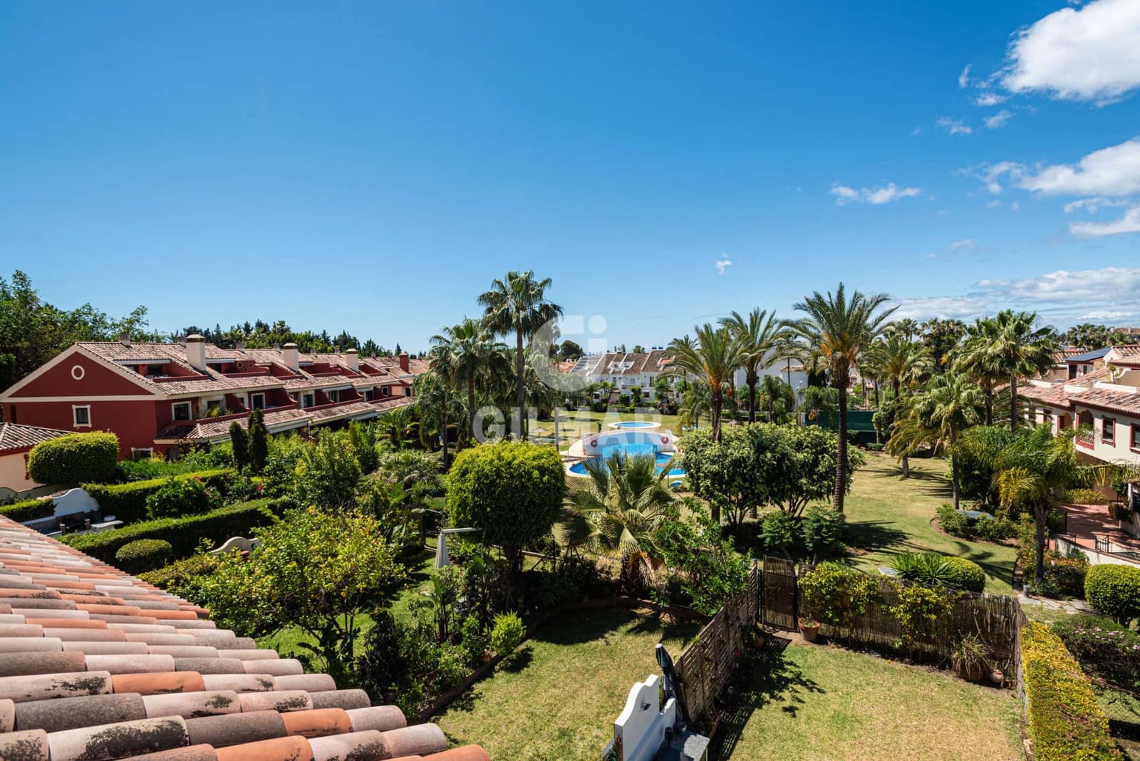 5 soveværelse Rækkehus til salg i Marbella med swimmingpool garage - € 1.490.000 (Ref: 9229142)