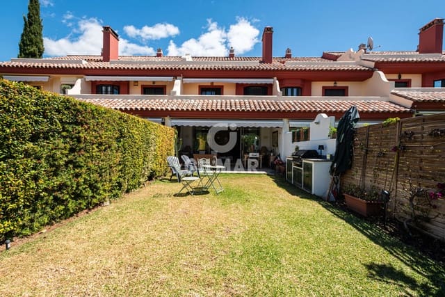 5 makuuhuone Rivitalo myytävänä paikassa Lomas De Marbella, Marbella mukana uima-altaan 
autotalli - 1 490 000 € (Ref: 9229142)