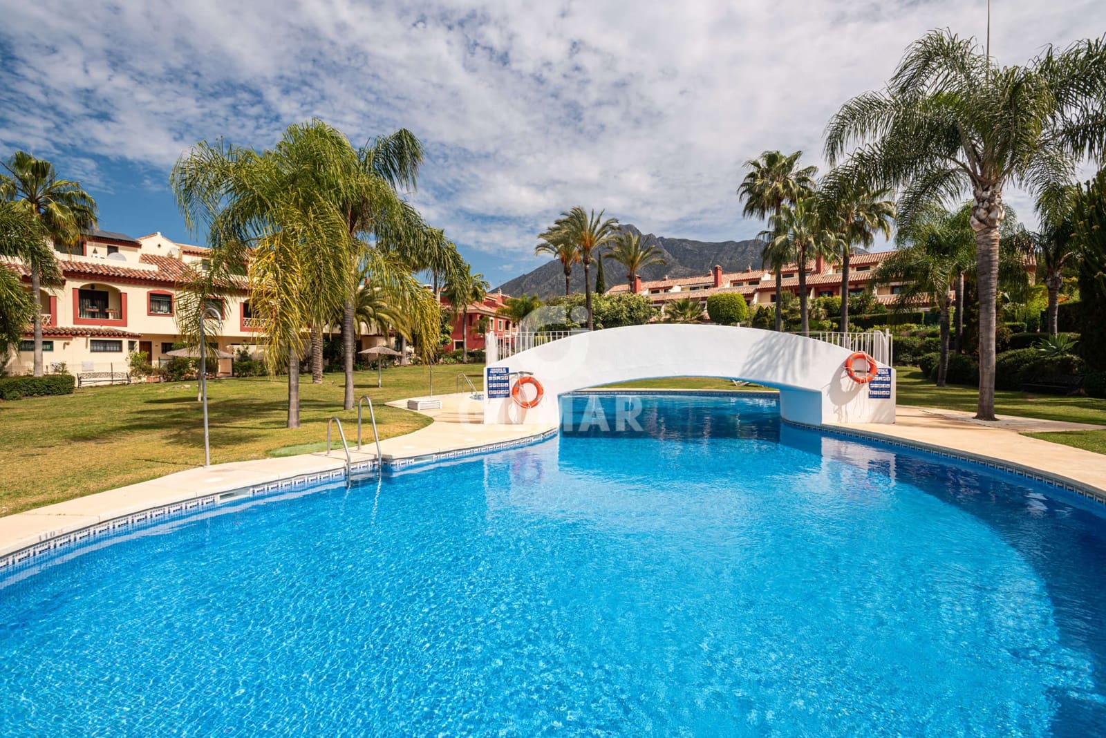 5 soveværelse Rækkehus til salg i Marbella med swimmingpool garage - € 1.490.000 (Ref: 9229142)