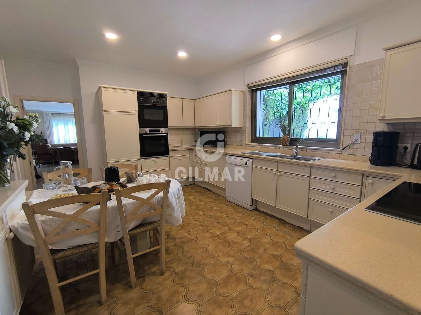 6 soverom Villa til salgs i Marbella med svømmebasseng garasje - € 3 900 000 (Ref: 9229144)