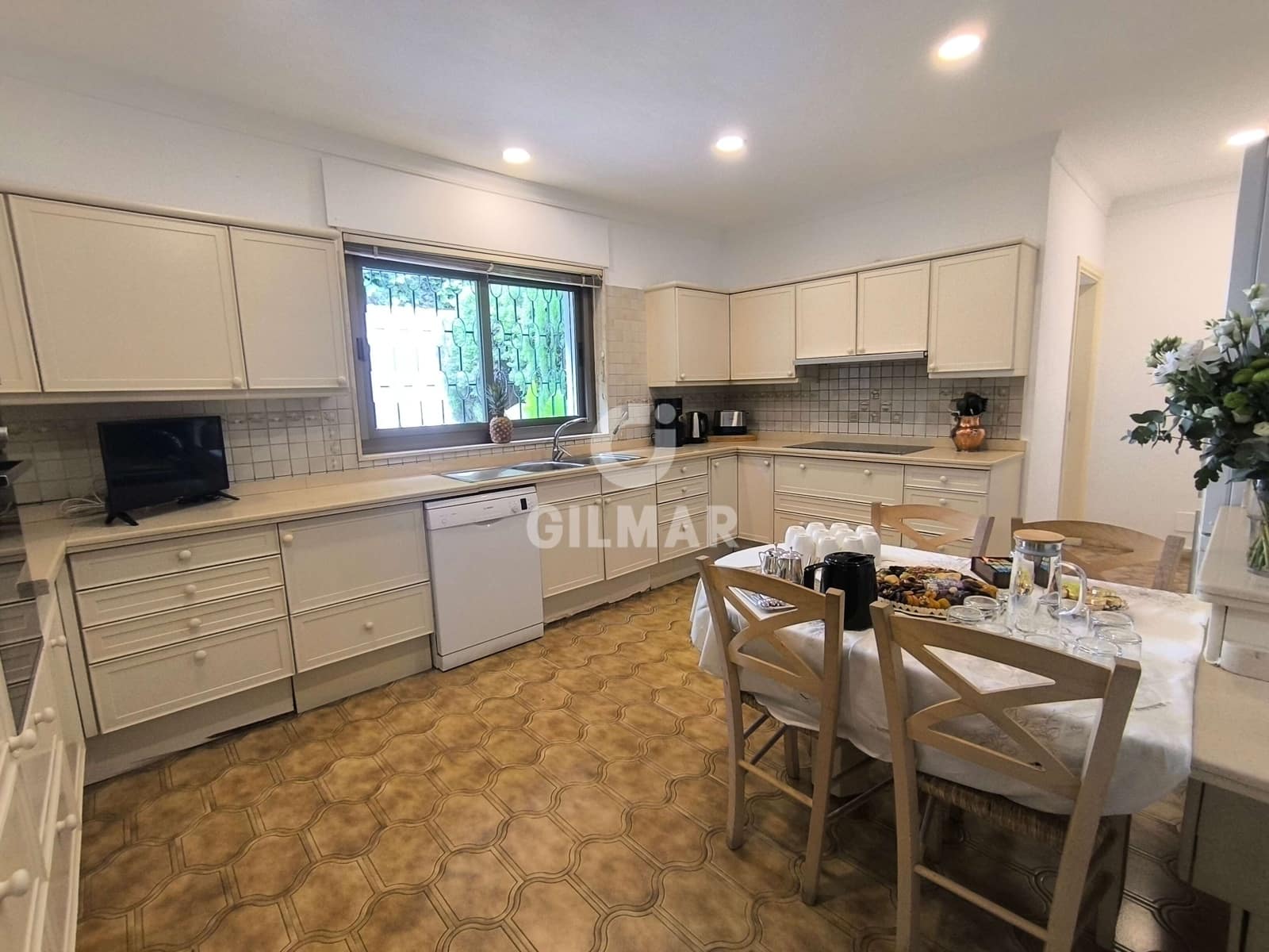 6 soverom Villa til salgs i Marbella med svømmebasseng garasje - € 3 900 000 (Ref: 9229144)